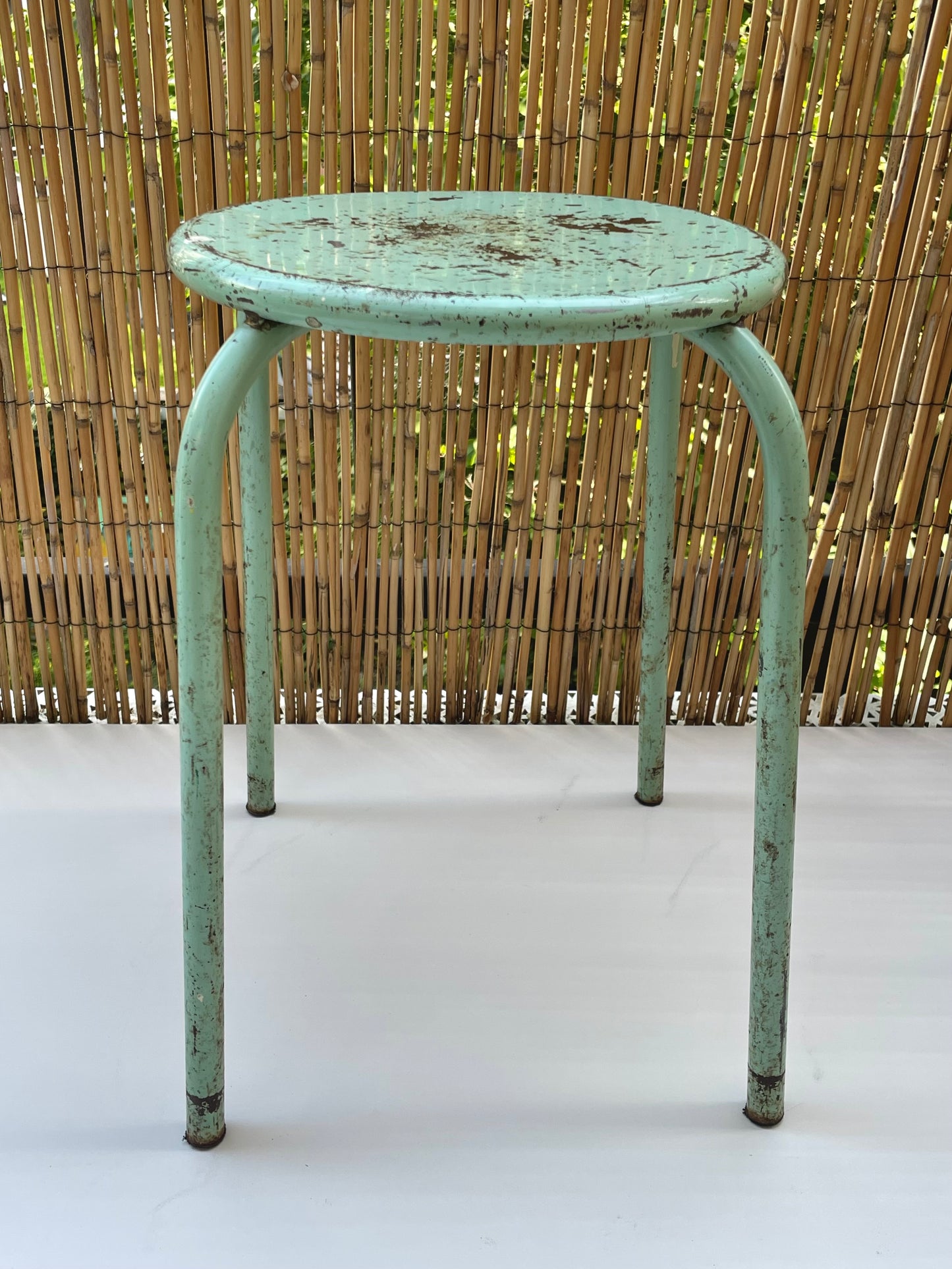 Vintage metalen kruk uit de Provence - groen