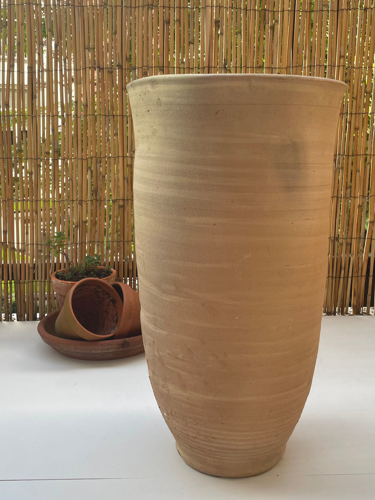 Hoge terracotta pot met vierkante opening | 50 cm